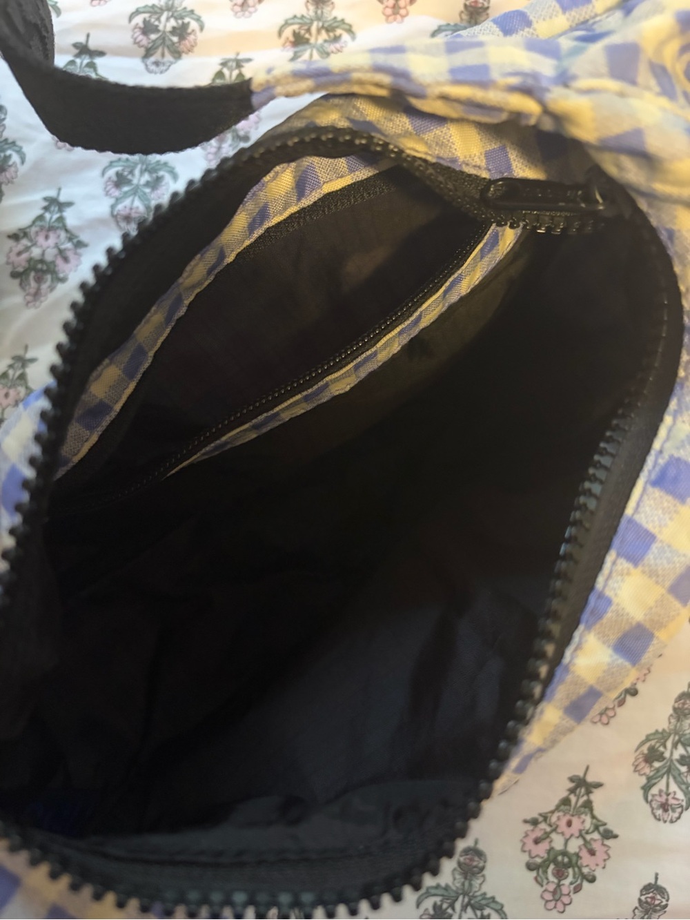 Baggu gingham crescent bag - Picture 3 of 4